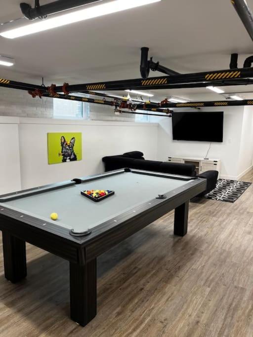 Apartamento Trendy Loft Escape With Pool Table Bring Your Pets Columbus Exterior foto